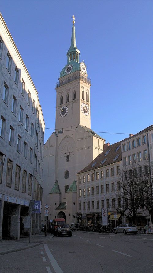 Церковь Святого Петра в Мюнхене - Колокольня церкви со стороны  Rindermarkt.