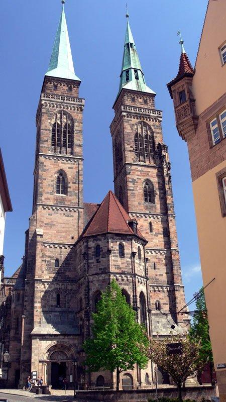 Старый Город Нюрнберга. Башни церкви Св. Зебальда.