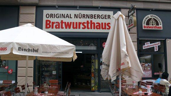 Старый Город Нюрнберга. Bratwursthaus – оригинальные нюрнбергские колбаски.
