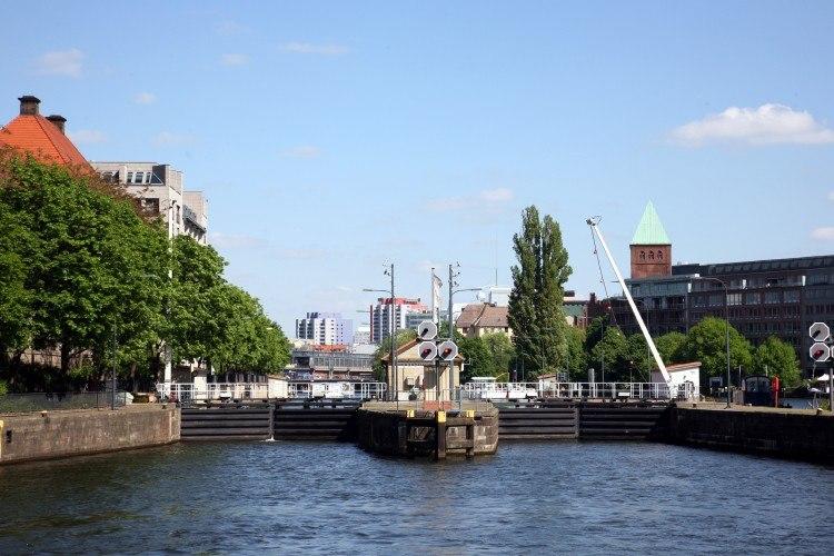 на какой реке стоит город берлин