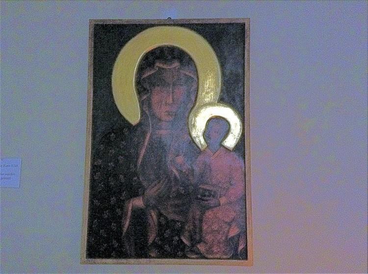 Церковь Страстей Христовых. Икона Божьей матери с младенцем.